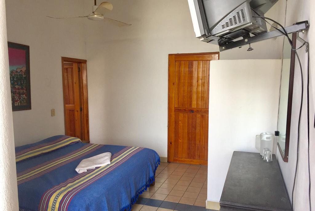 Hotel Mayflower Puerto Escondido  Eksteriør billede